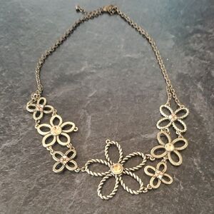 Avon Vintage Floral Necklace & Bracelet Set